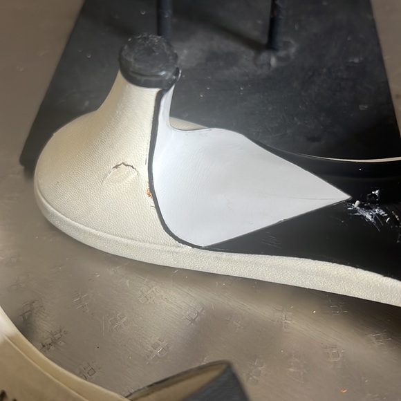 Chanel shoes - Picture 4 of 7